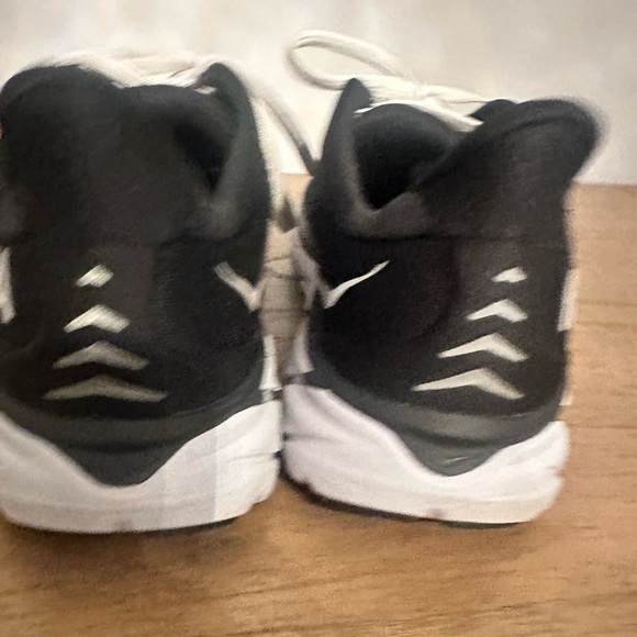 Hoka Clifton 8 Black with White Accents - Picture 2 of 10